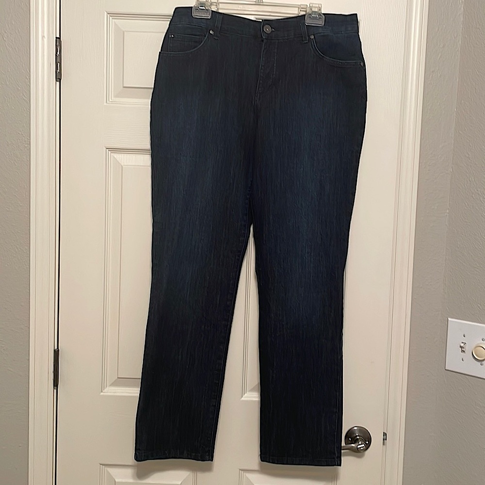 Bandolino Mandie Straight Leg Women's Jeans in Black. Size 12. EUC.